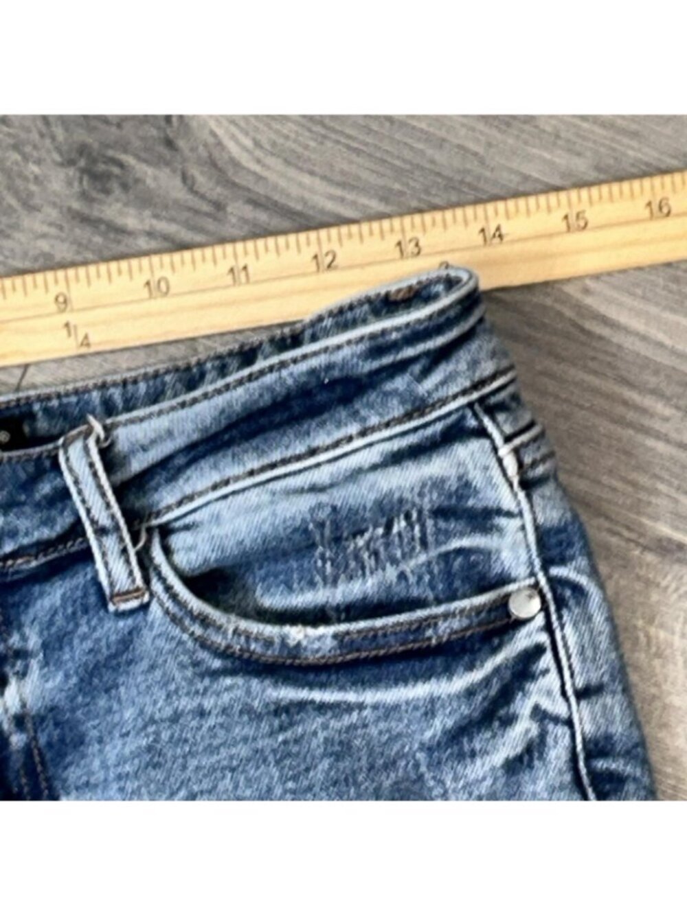 Judy Blue Shorts Womens M Denim Bermuda Distressed Frayed Hem Stretch JB150030 - Picture 9 of 11